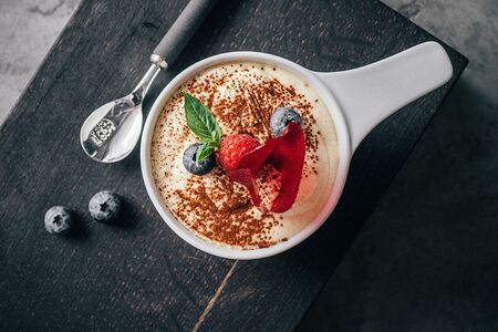 Тирамису с ягодами