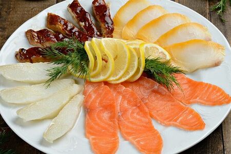 Ассорти из рыбных деликатесов