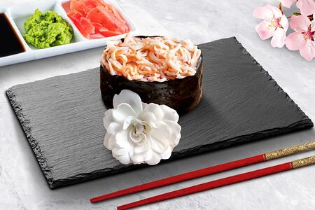 Спайси-суши со снежным крабом