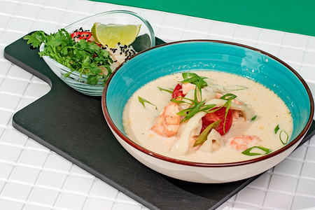 Кокосовый суп с морепродуктами