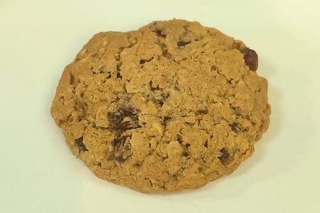 Печенье овсяное с вяленой клюквой и изюмом