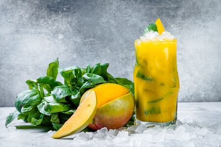 Домашний лимонад Манго-базилик
