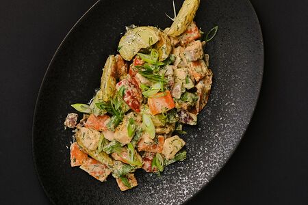 Жаркое из лосося с овощами в сливочном соусе