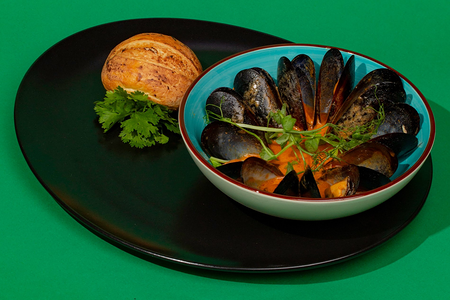 Мидии том ям