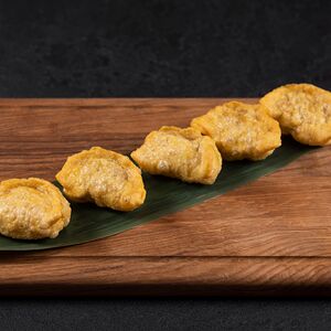 Жареные пельмени со свининой и кимчи