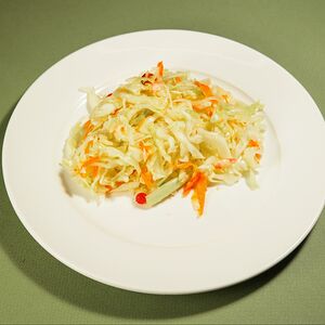 Из свежей капусты с клюквой