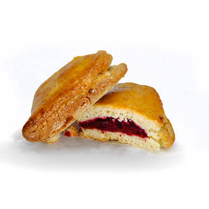 Сочник с вишней