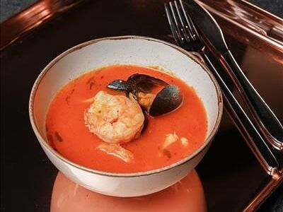 Итальянский томатный суп с морепродуктами