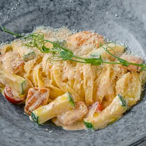 Феттуччине с лососем