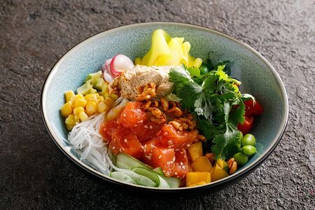 Поке с лососем