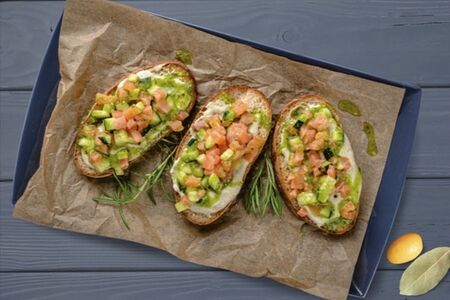 Фирменные бутерброды с лососем