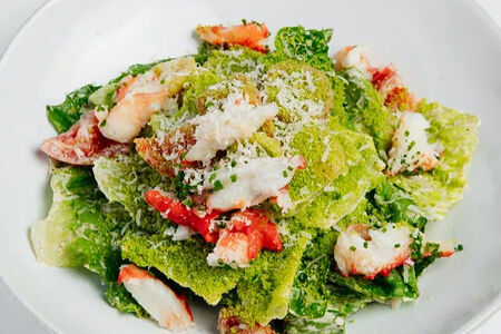 Салат Цезарь с крабом