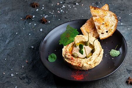 Хумус с каперсами и ореховым соусом