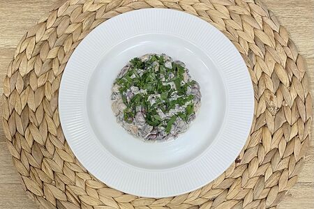 Салат грибной
