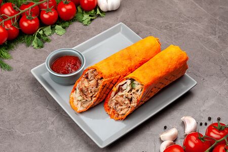 Шаурма в сырном лаваше