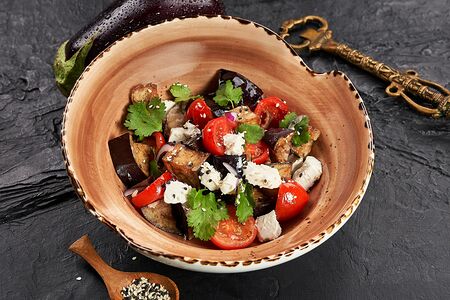 Салат с баклажанами