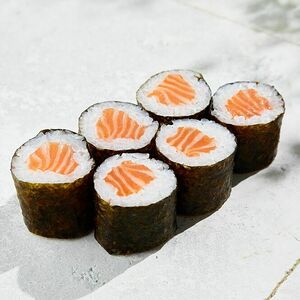 Ролл с лососем