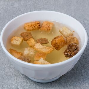 Мясной бульон с сухариками