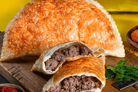 Чебурек с бараниной