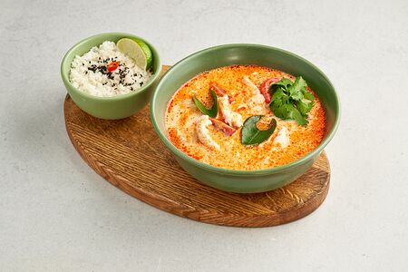 Суп Том ям с курицей