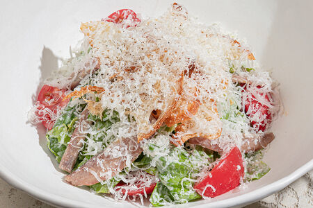 Салат с кальмарами и сардинами