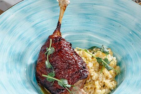 Утиная ножка в соусе Хойсин с кокосовым булгуром