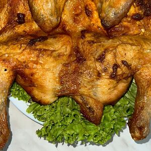 Курочка, запечённая в духовке с чесночком по-домашнему