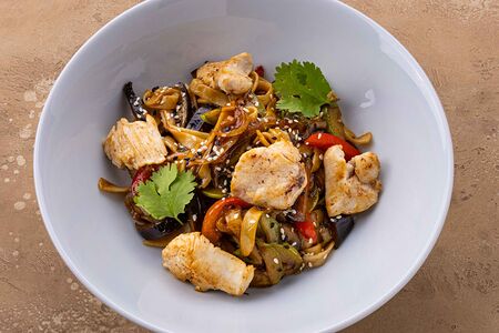 Лапша удон с курицей