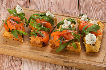 Вафли с семгой