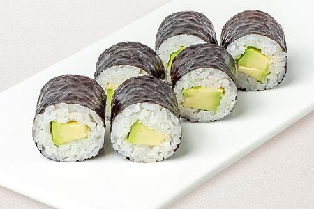 Ролл с авокадо