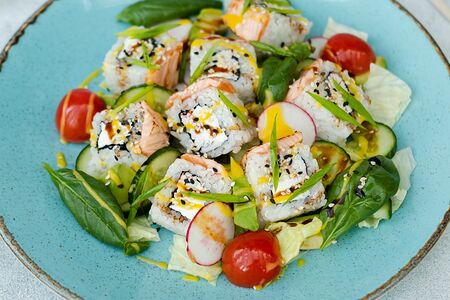 Салат Овощной с роллом