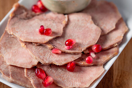 Отварной говяжий язык