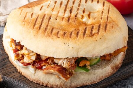 Донер с курицей в пите