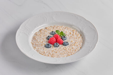 Каша овсяная на миндальном молоке