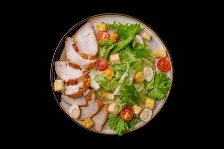 Салат Цезарь с курицей