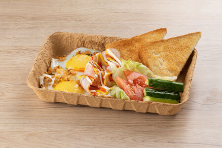 Глазунья с беконом