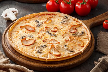 Пицца Куриная три сыра