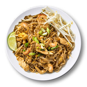 Рисовая лапша с курицей и кешью