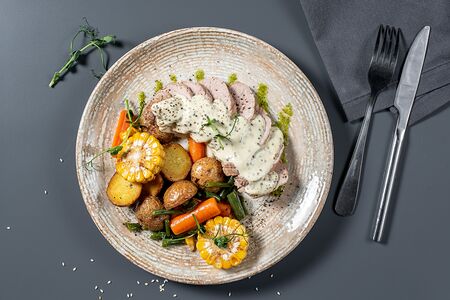 Свиная вырезка с овощным гарниром