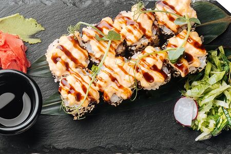 Запечённые роллы с куриным филе