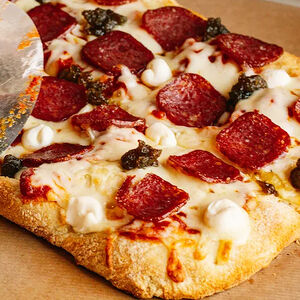 Острая пицца чоризо