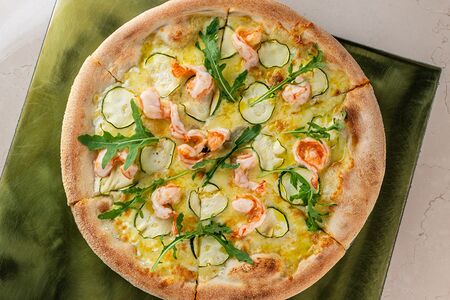 Пицца с креветками