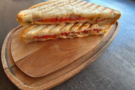 Сэндвич с курицей на гриле