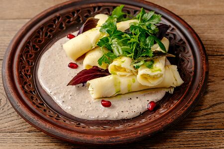 Рулетики из сулугуни