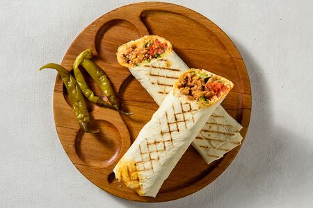 Донер в лаваше с курицей