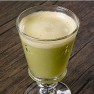 Свежевыжатый яблочный сок