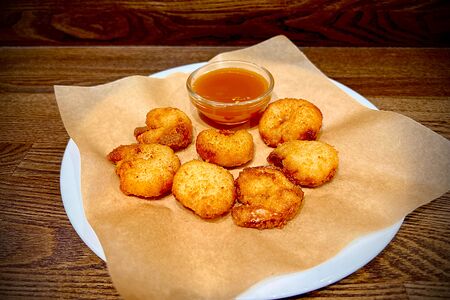 Креветки темпура с кисло-сладким соусом