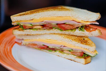 Сэндвич с ветчиной