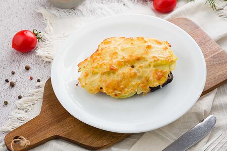 Запеканка картофельная с курицей и брокколи