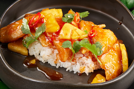 Жареная рыба с ананасами